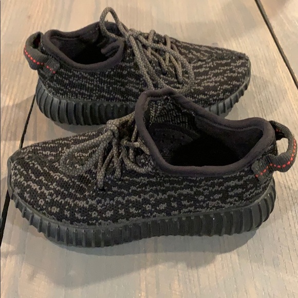 Yeezy Boost 350 Infant Pirate Black Shoe - Picture 1 of 8